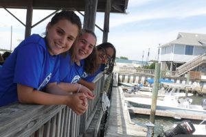 campers-at-the-dock